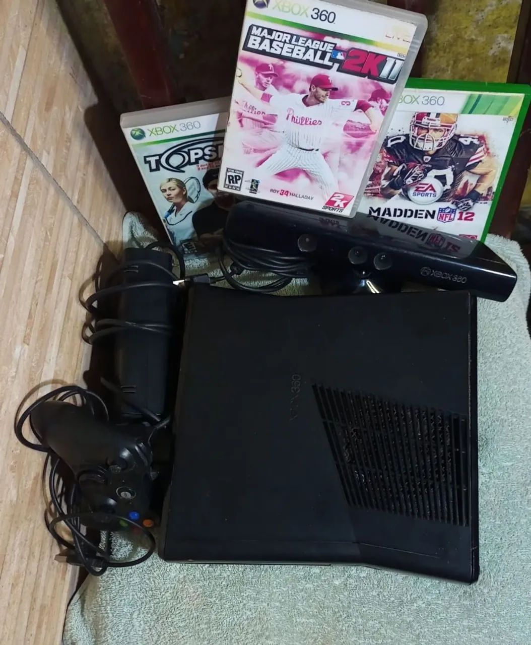 Xbox 360 slim com defeito.pra consertar ou retirar peças completo. - Foto 4