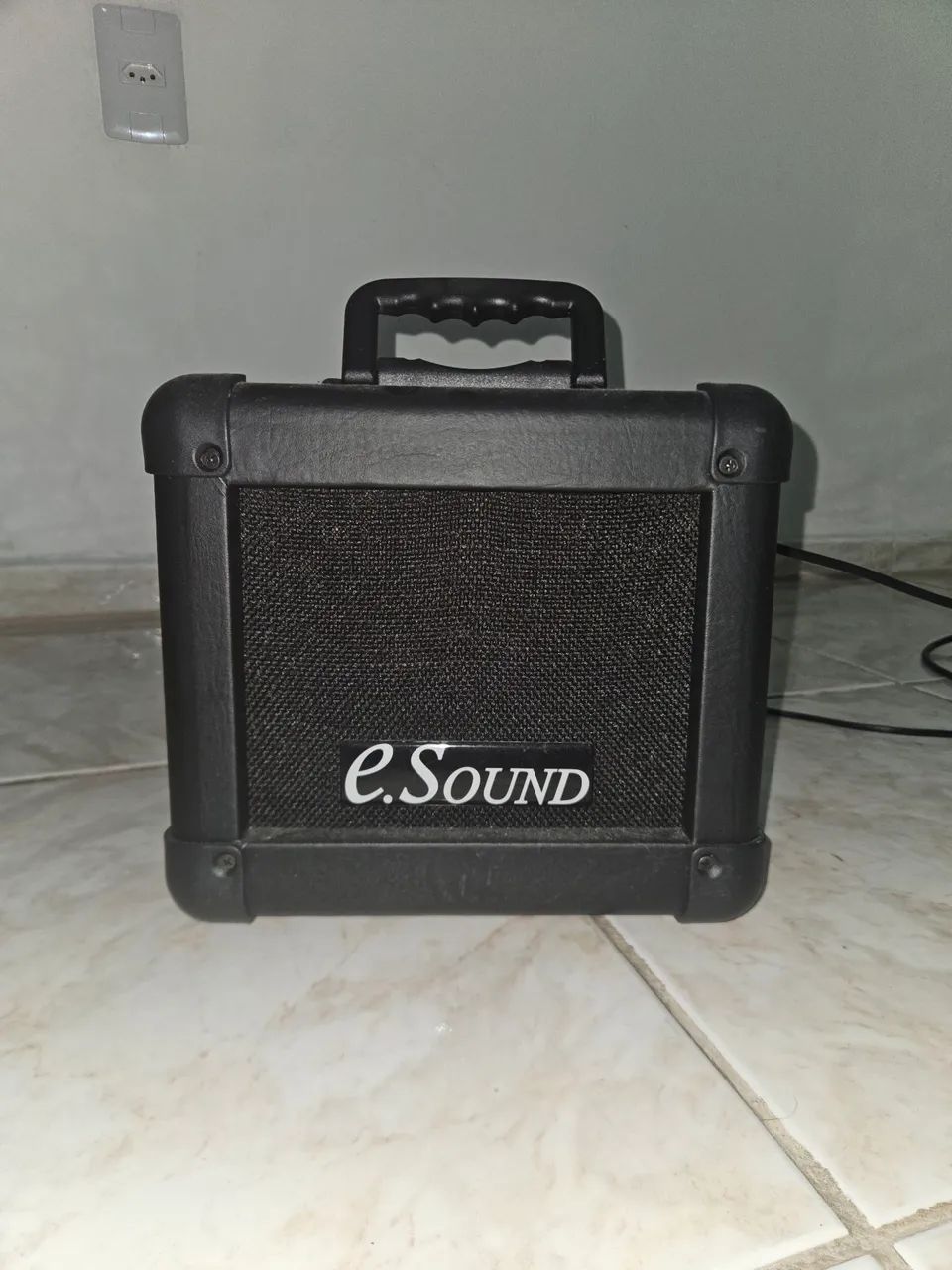 GUITARRA + CAIXA AMPLIFICADA + CABO E SUPORTE DA IMAGEM - Foto 2