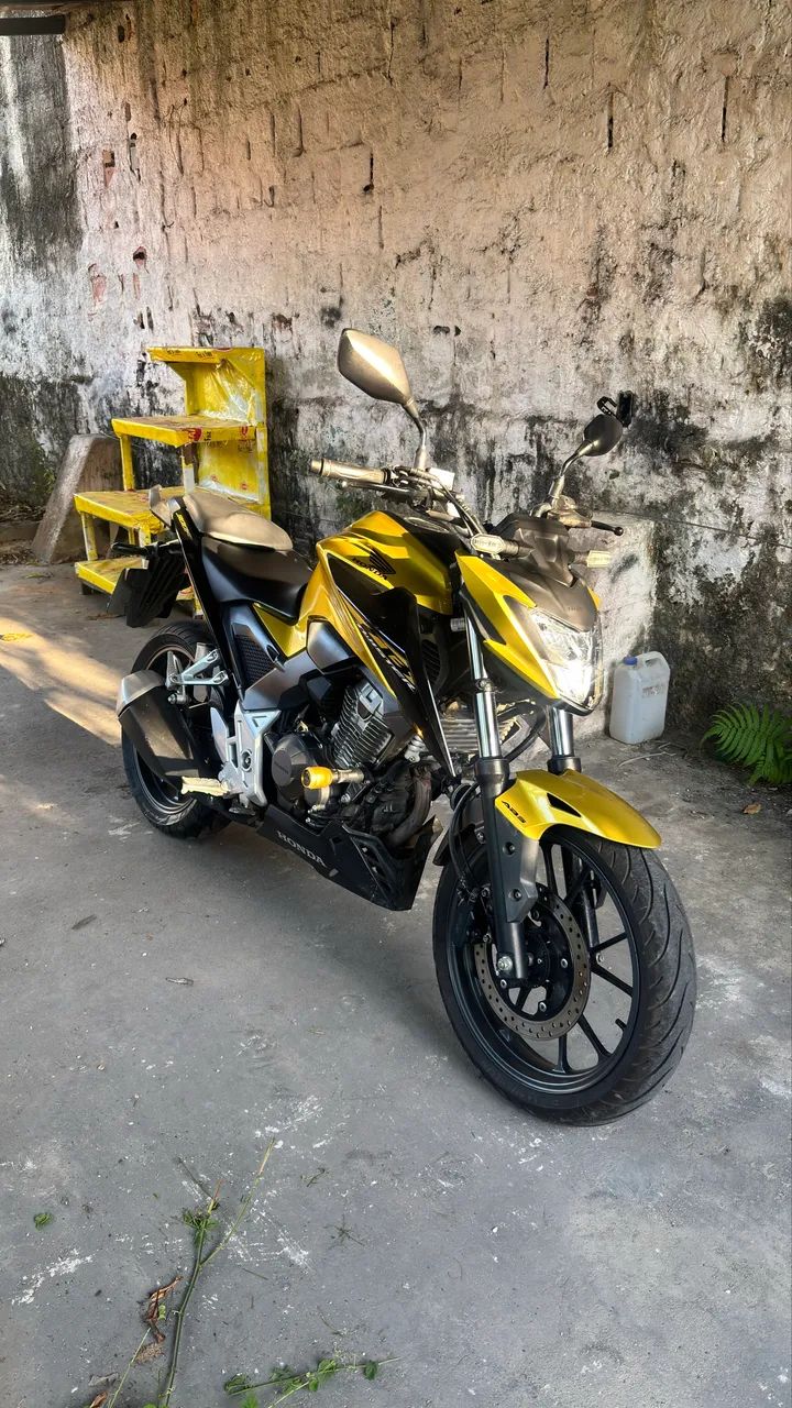 Cb 300f