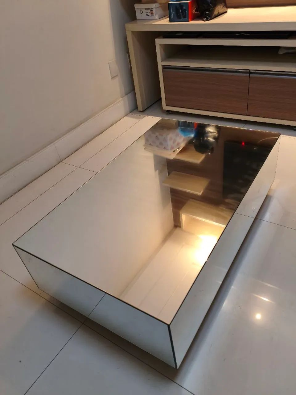 Mesa de Centro Espelhada Retangular - Estado de Nova (Sem Riscos)