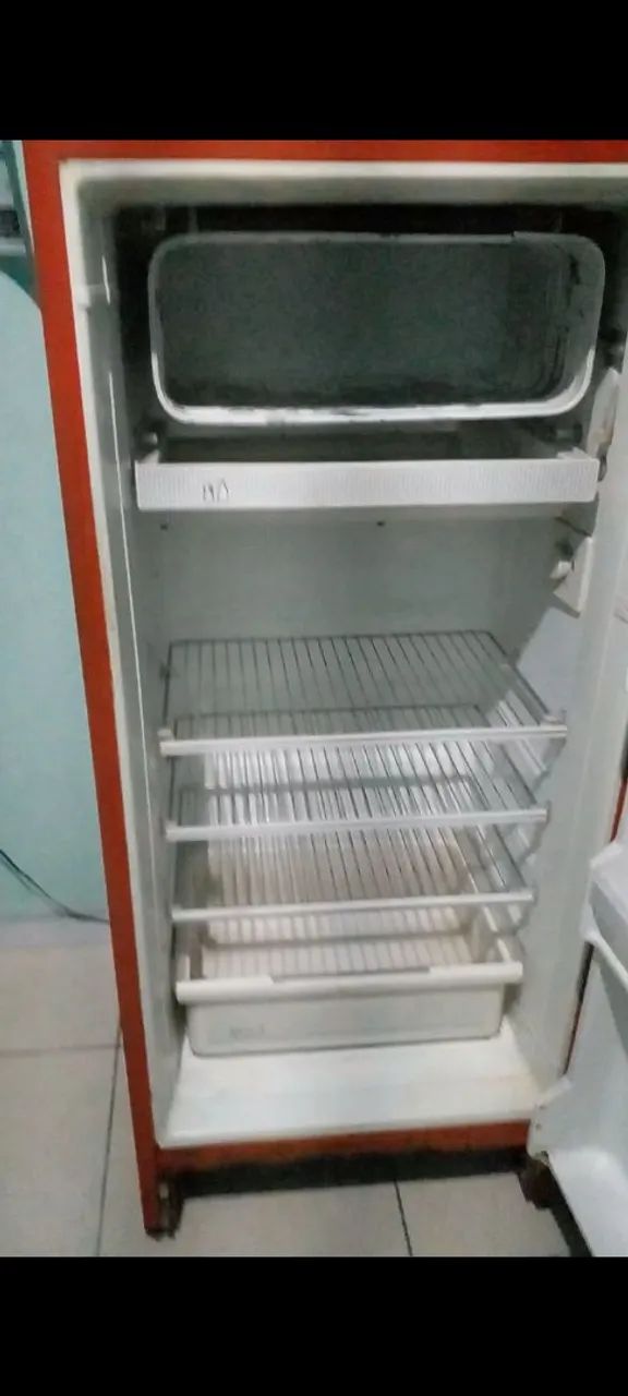 Vende-se geladeira