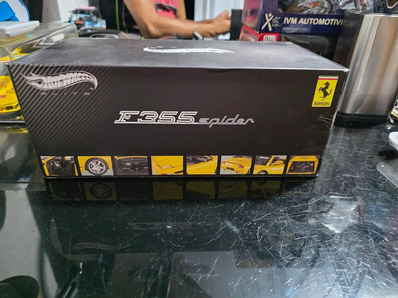 Miniatura 1:18 F355 spider hotwheels elite  - Foto 3