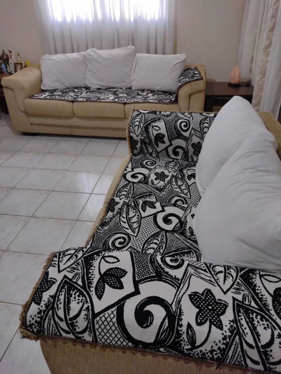 Jogo de sofá 2  e 3 lugares.. $400,00