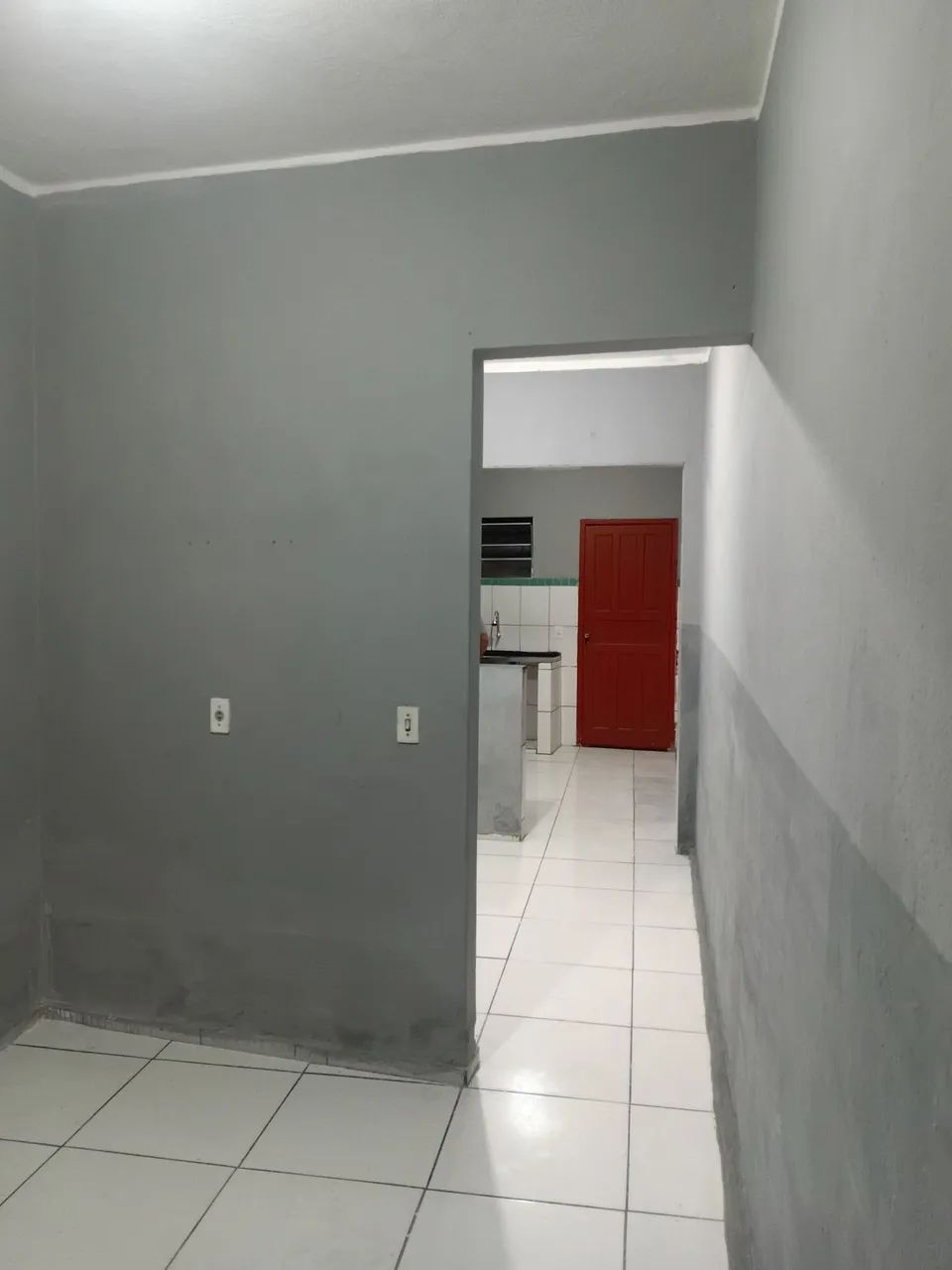 Alugo casa de 2 quartos