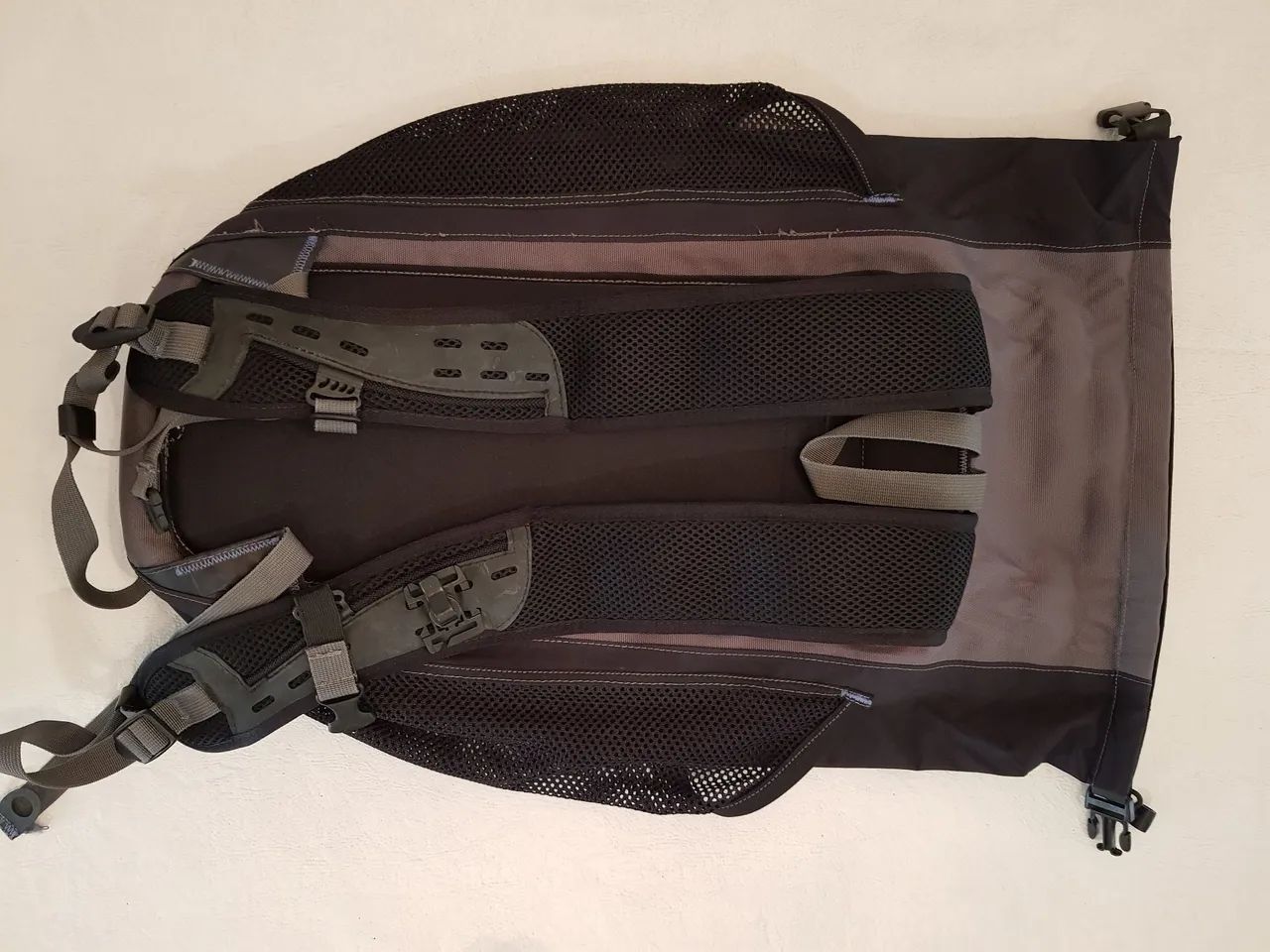 Mochila para caminhadas, praia, trilhas - Foto 4