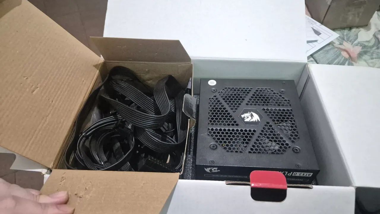 Fonte Gamer 1300W 80 Plus Platinum - Foto 3