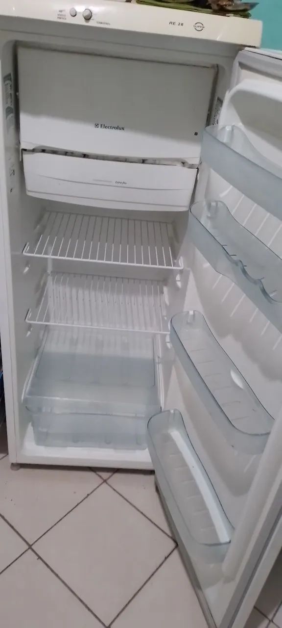 Geladeira Electrolux 630,00 - Foto 3