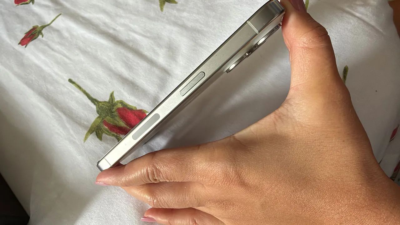 iPhone 15 Pro Branco - Única dona - Foto 4