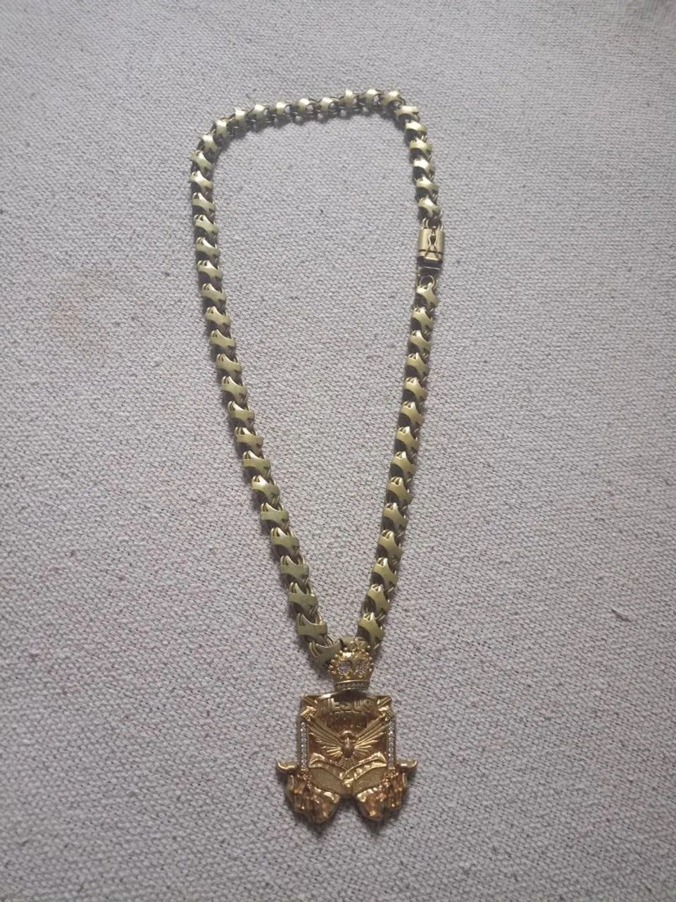 Colar de moeda antiga 