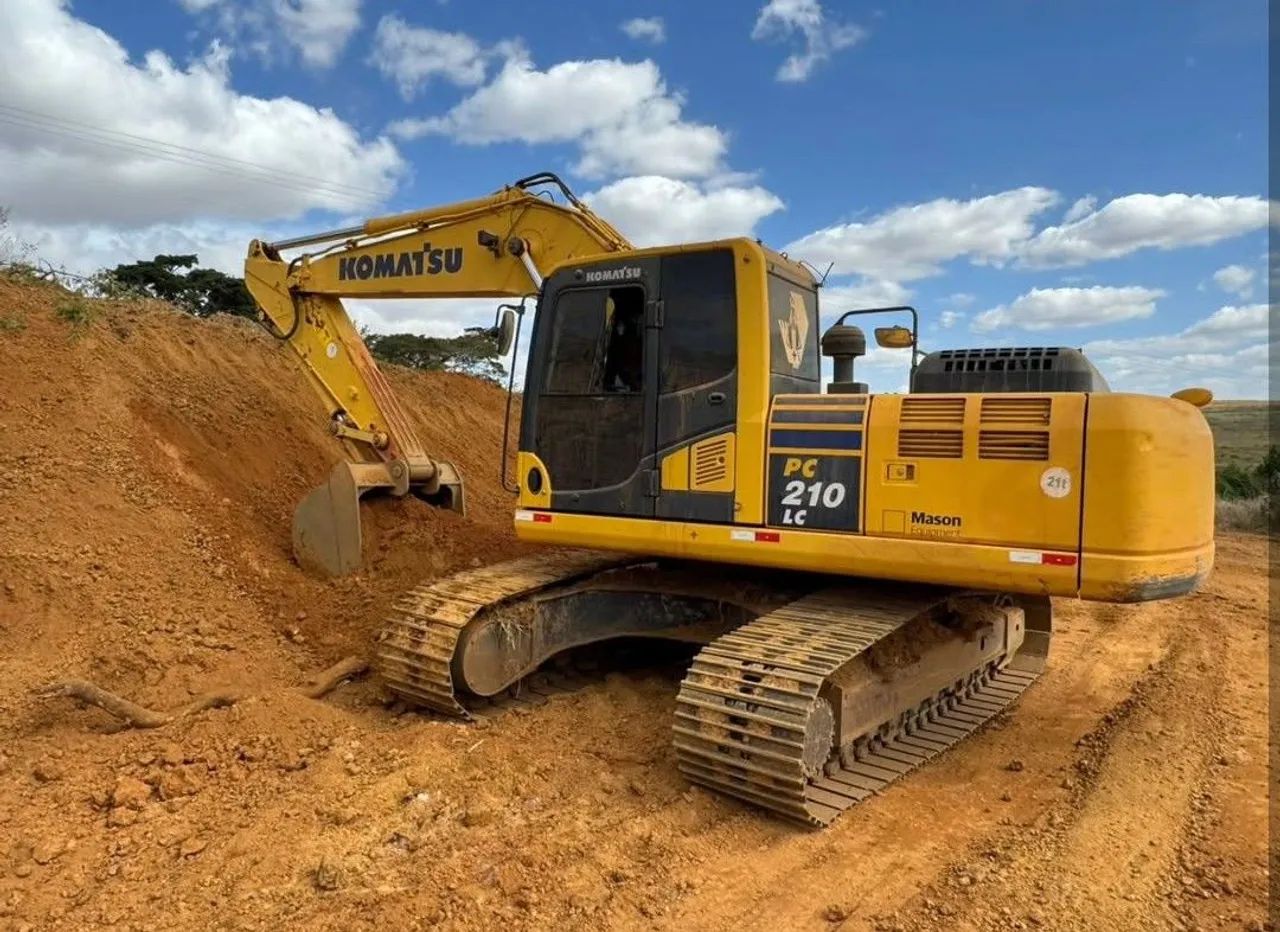 Escavadeira Komatsu - Foto 4