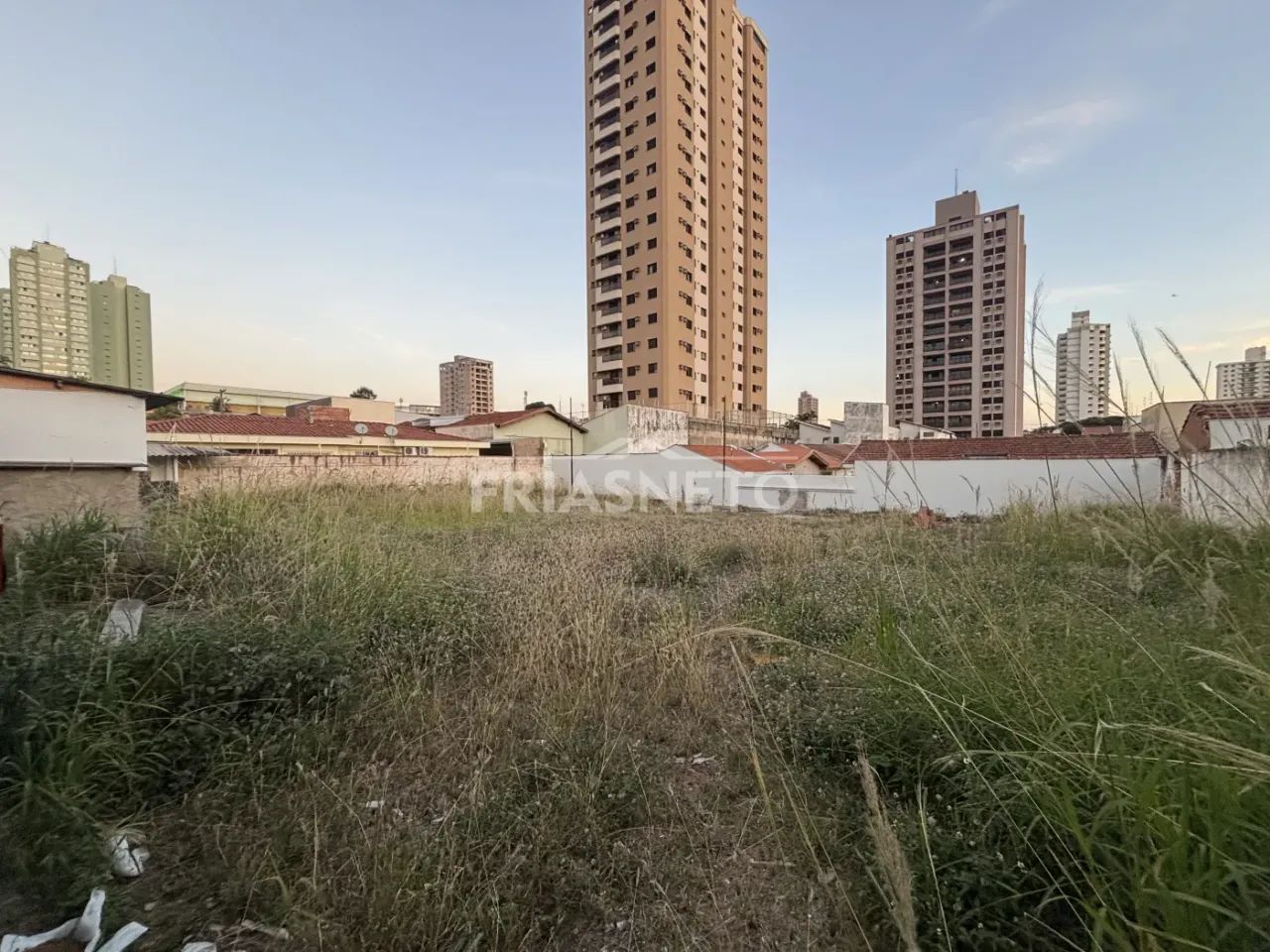 Terreno à venda no Bairro Alto