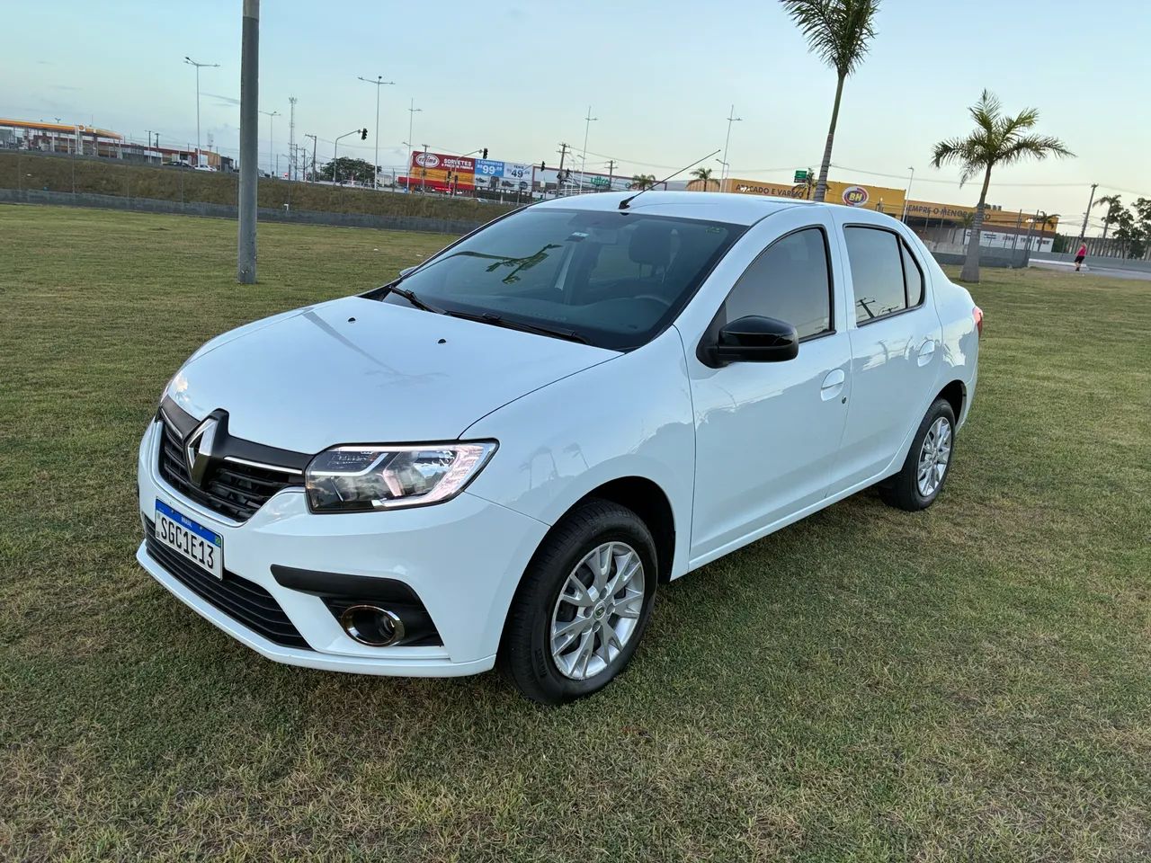 Renault Logan 2024