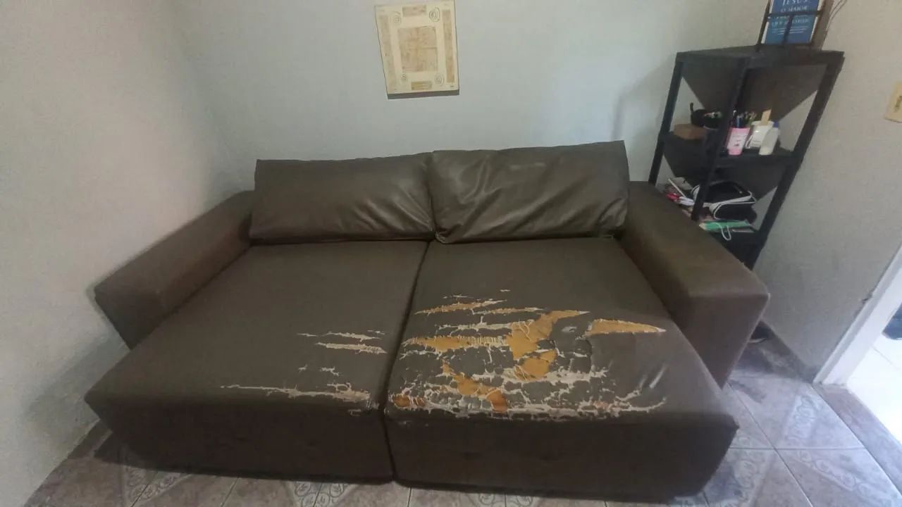 Sofá cama  cinza  Espaçoso - Foto 4