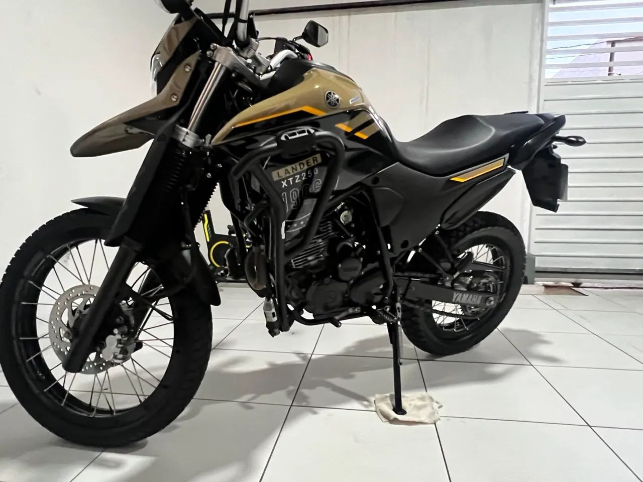 Lander 250 Equipada Impecável 
