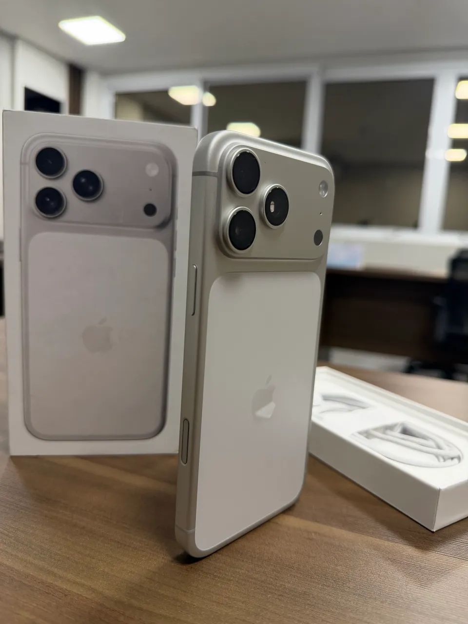 Iphone 17 pro Max 266g - Foto 4