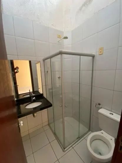 Aluga casa em condomínio falar *