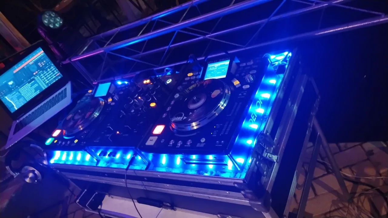 VENDO CDJ DENON DN-HS 5500 com os pratos giratórios - Foto 4