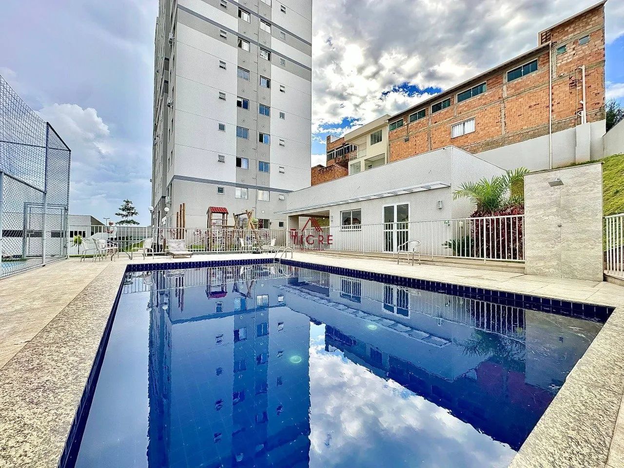 Apartamento com 2 Quartos para aluguel, 50m² - Foto 2
