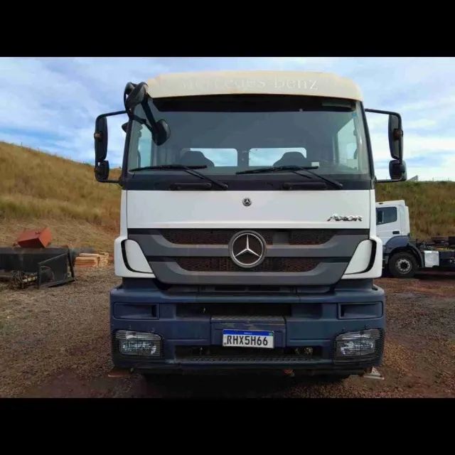 MB AXOR 3344 6X4 ANO 2022 195.000KM - Foto 2
