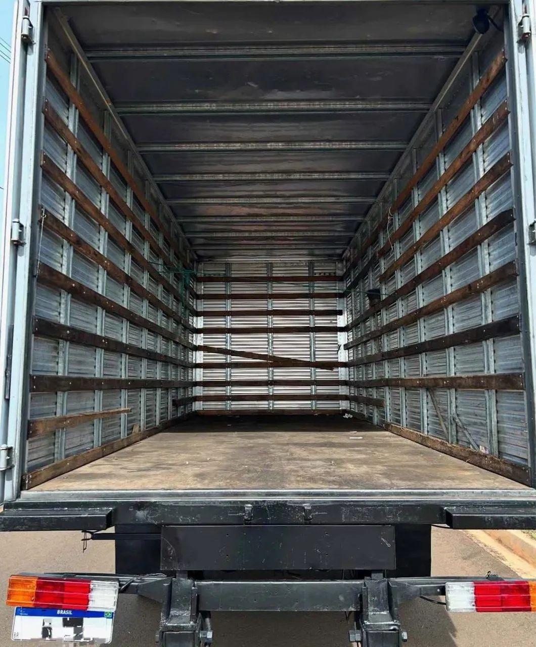 MB 710 baú  - Foto 4