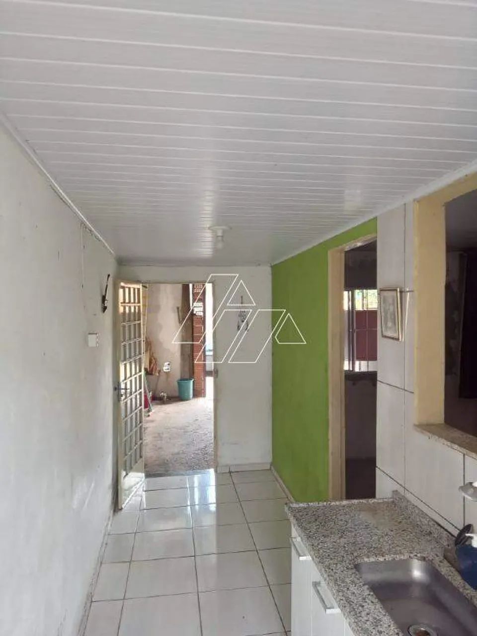 Imóvel Bem Localizado com Garagem para 3 Veículos e Edícula Completa - Foto 2