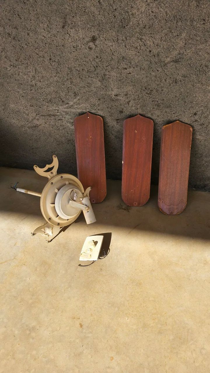3 ventiladores de Teto