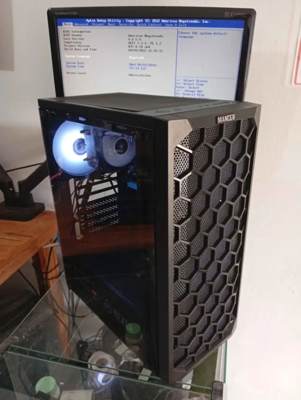 PC Gamer: Core i7, GTX 1050ti, SSD .
