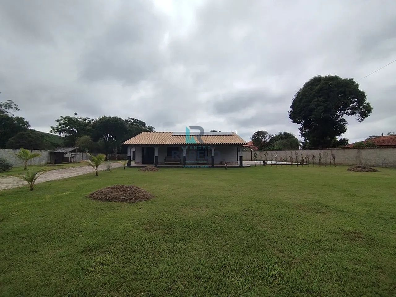 CHÁCARA PLANA COM PISCINA E FÁCIL ACESSO EM LORENA-SP - Foto 4