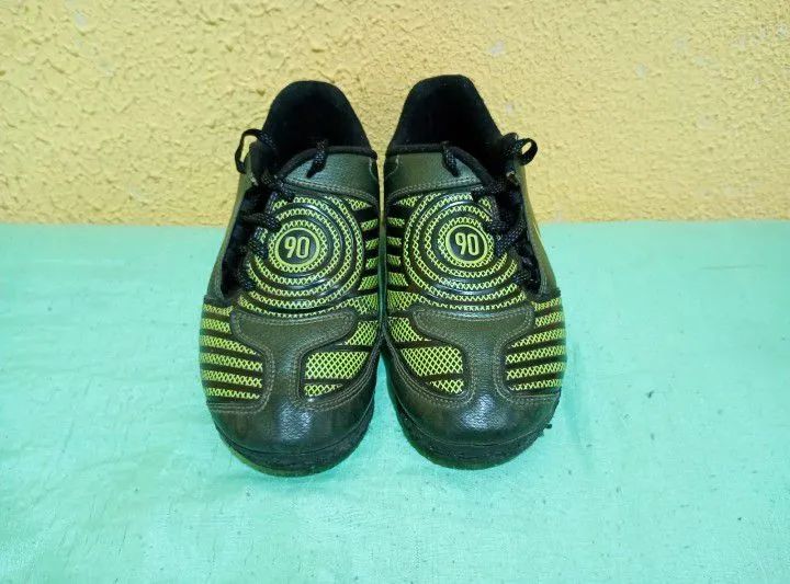 Chuteira society infantil Nike total 90 (T90) número 35 com o bico costurado relíquia  - Foto 3