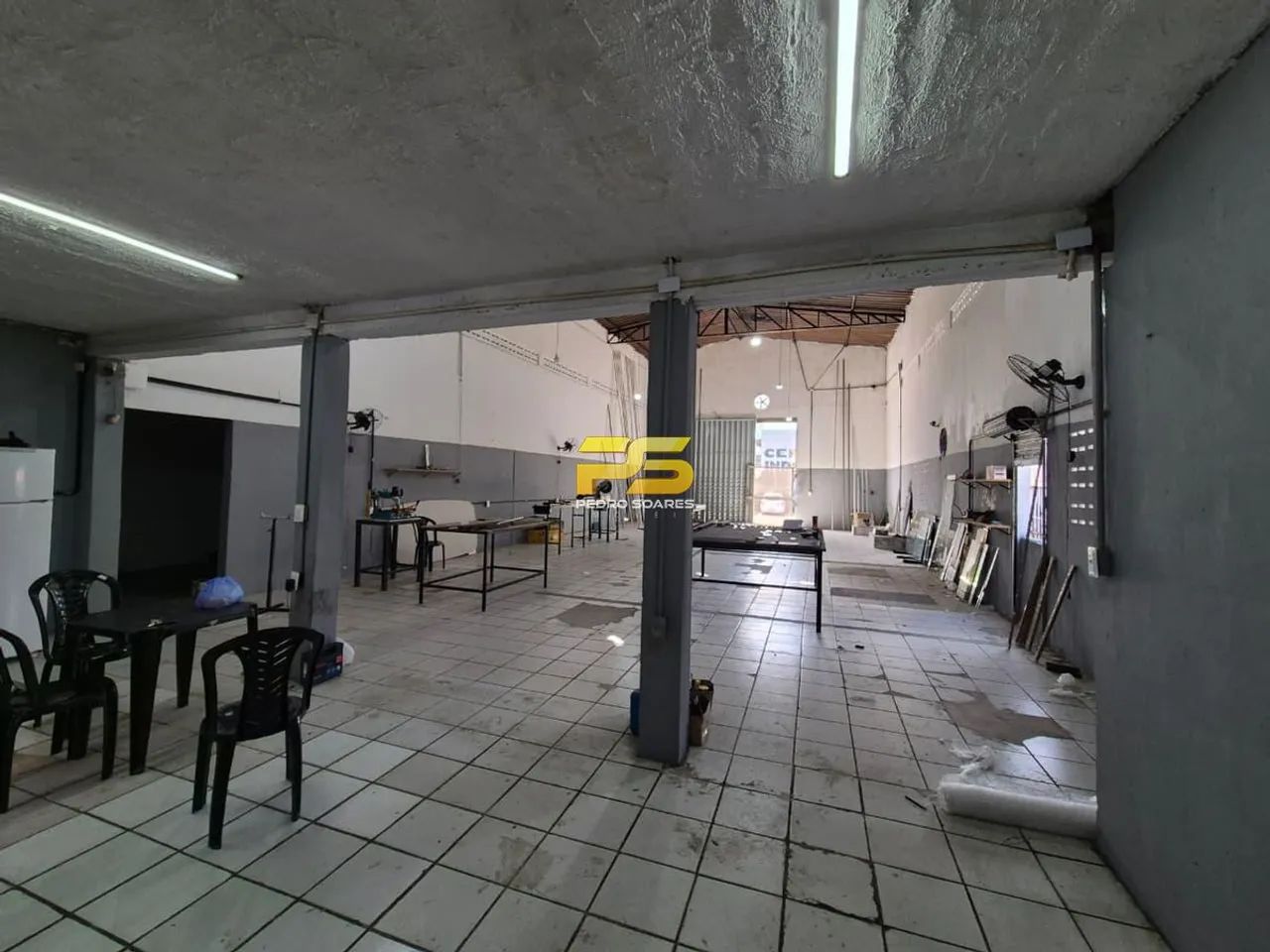 Galpão de 250m² com escritório de 30m² montado com WC - Foto 3