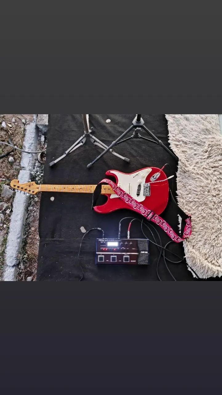 Guitarra e pedaleira  - Foto 2