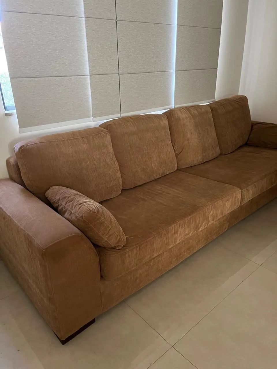 Oportunidade! Sofá Grande 4 Lugares Muito Confortável - Foto 4