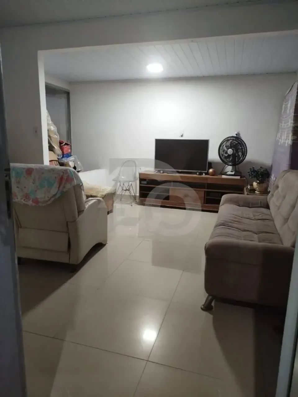 Condomínio Residencial Sinai I: Casa com 2 Quartos, Quintal e Lazer