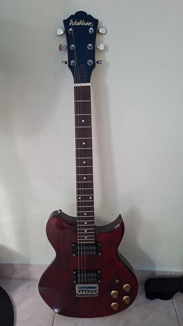 Guitarra Washburn 