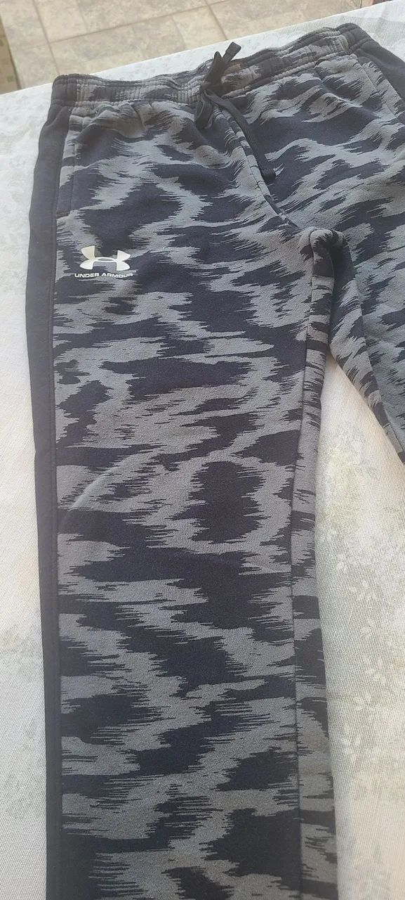 CALÇA  INFANTIL. UNDER ARMOUR