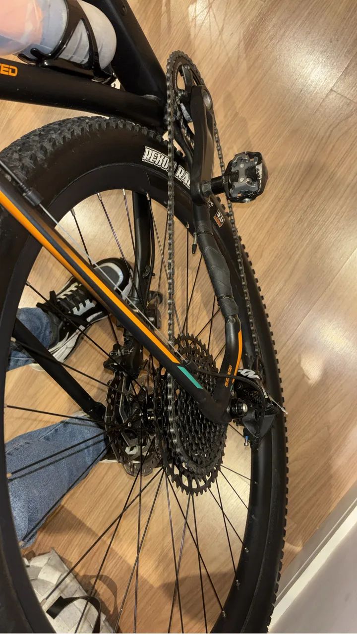 OGGI 7.2 Suspensão FOX / RODAS SYNCROS. - Foto 3