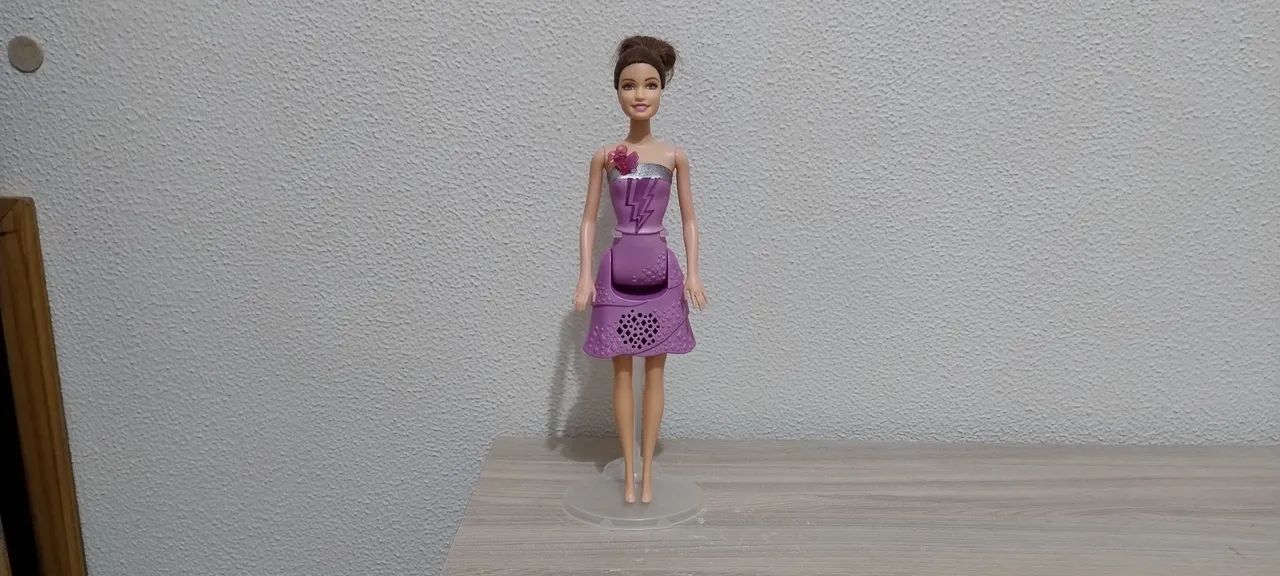 Boneca Barbie Super Princesa Corinne - Luz e Som - Mattel