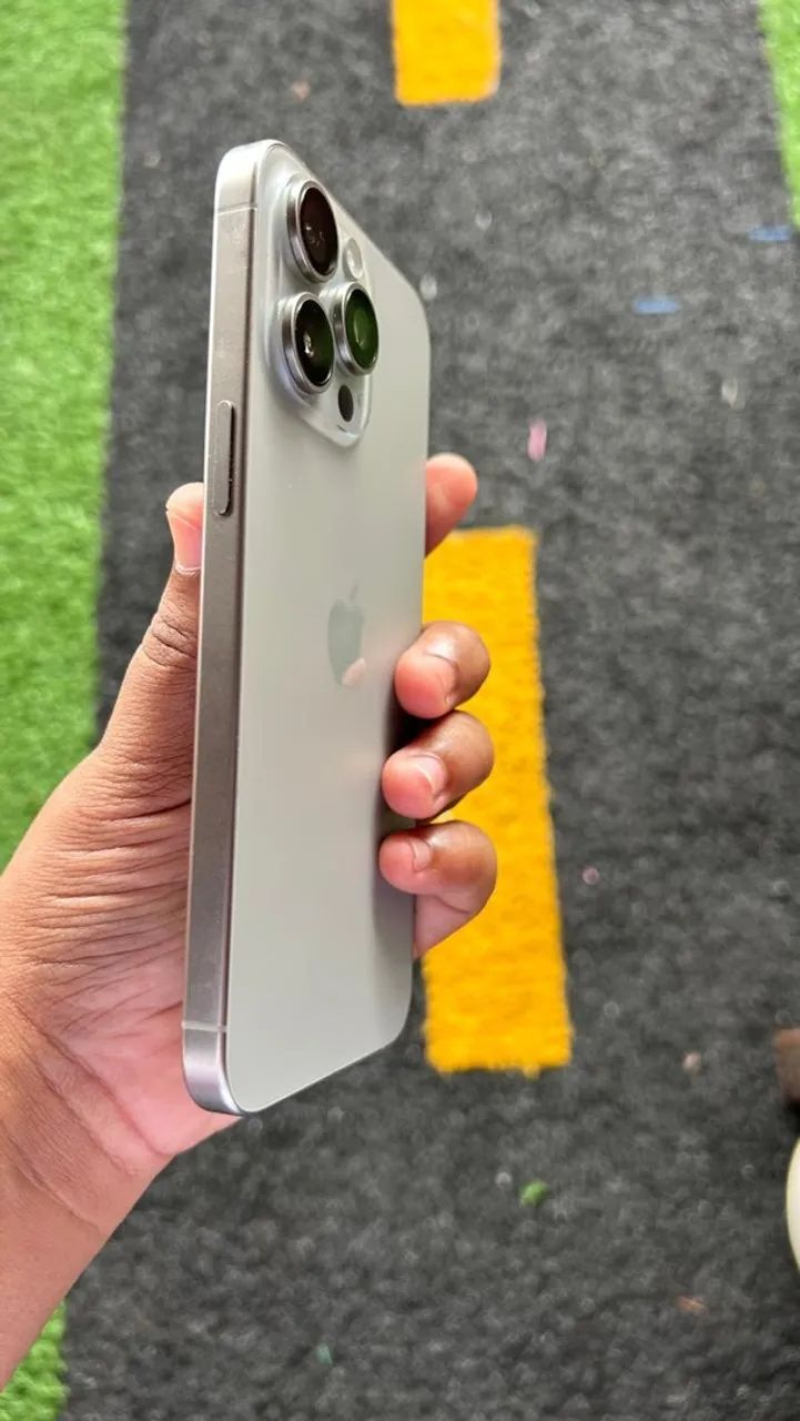 iPhone 15 pro max - Foto 2