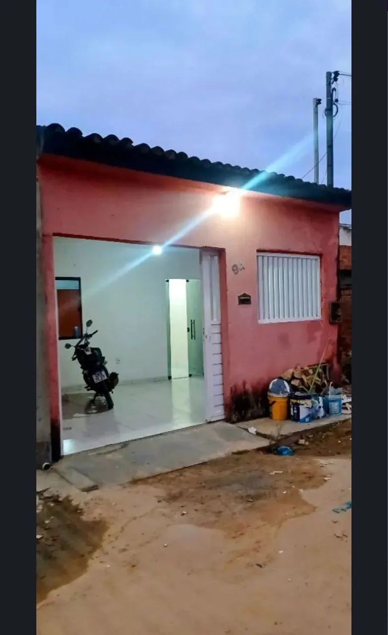 Casa próximo ao praça da coabe