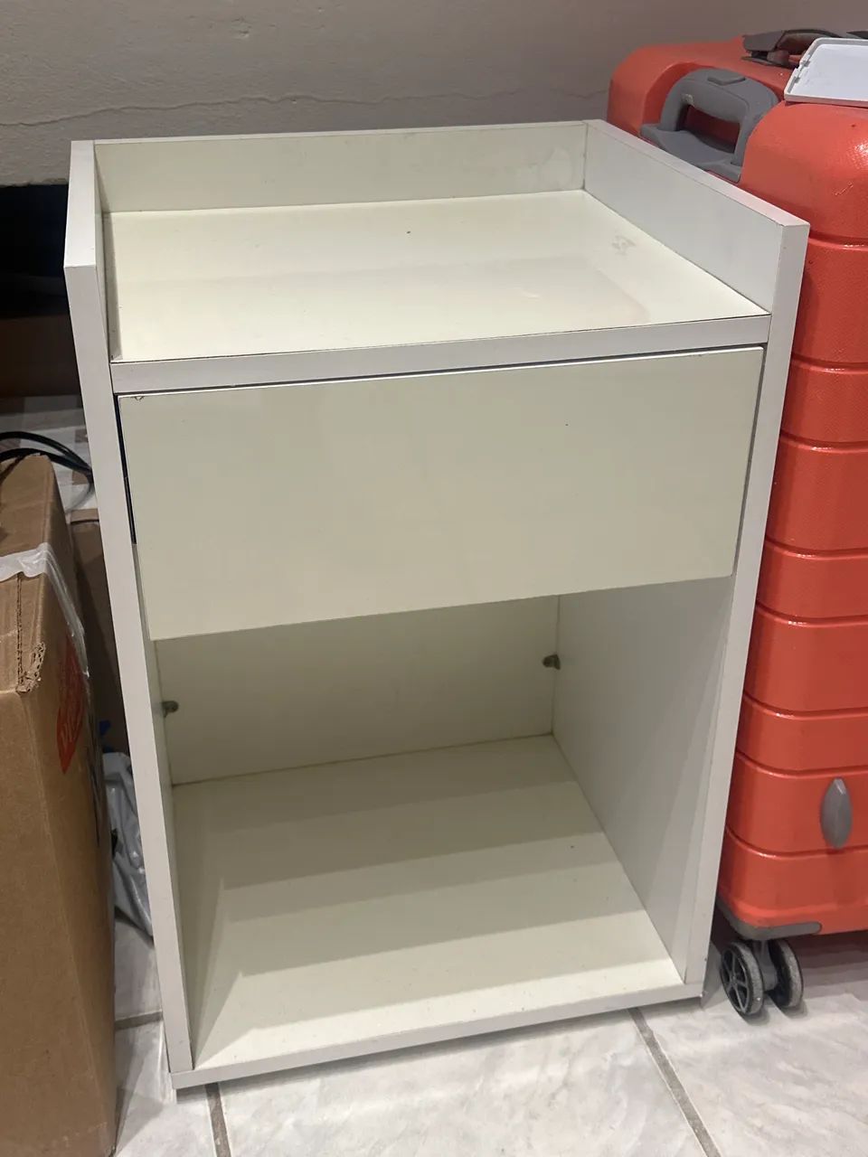 Vendo mesa de cabeceira 100% MDF 
