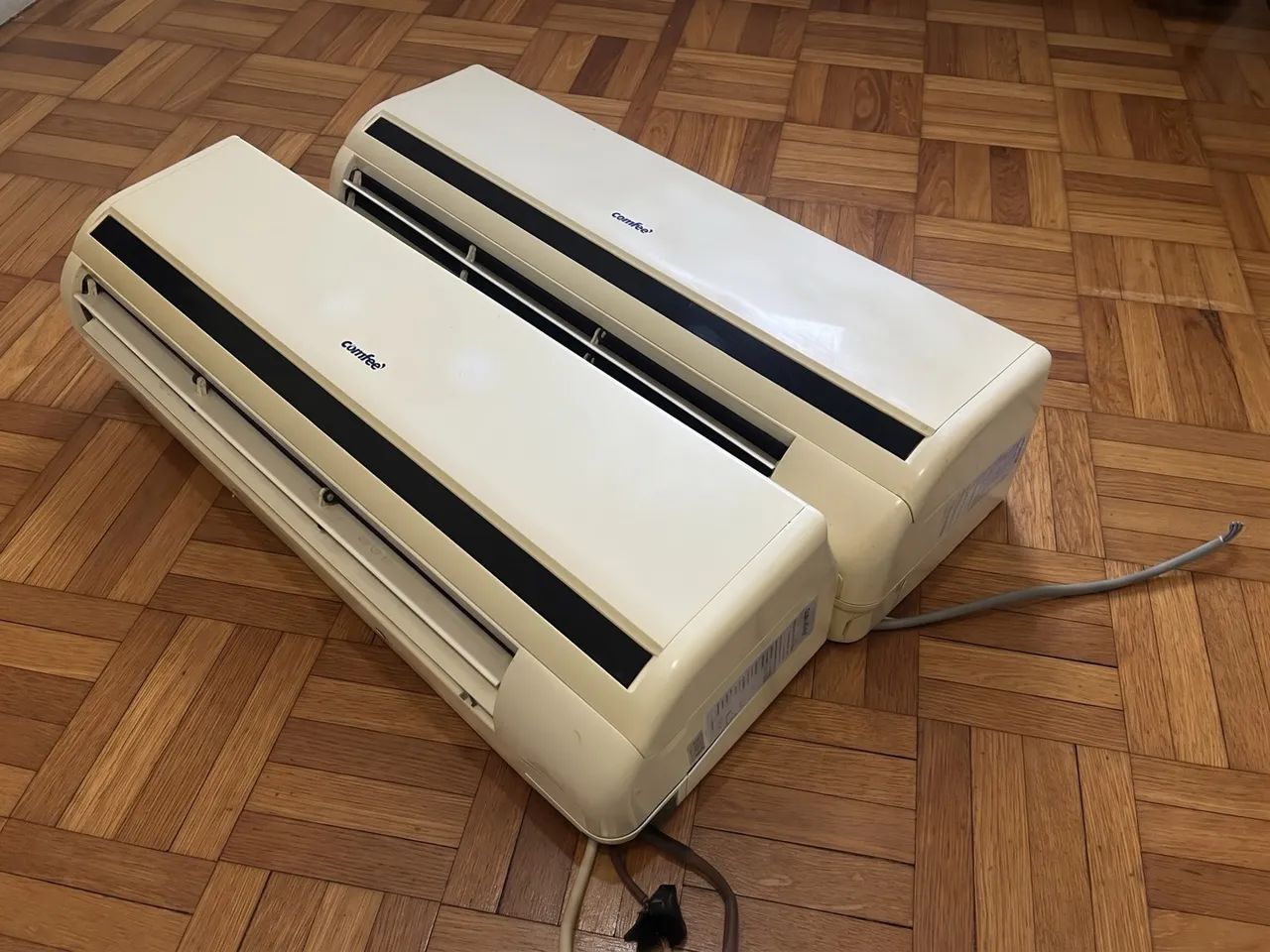 2 Ar Condicionados Split Comfee 12.000 BTUs 220V  - Funcionando