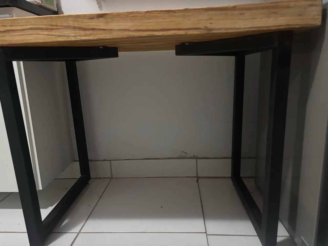 Mesa em madeira maciça  - Foto 2