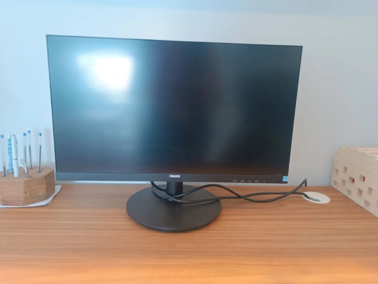 Monitor Philips 21,5 - Usado em estado de novo, sem defeito