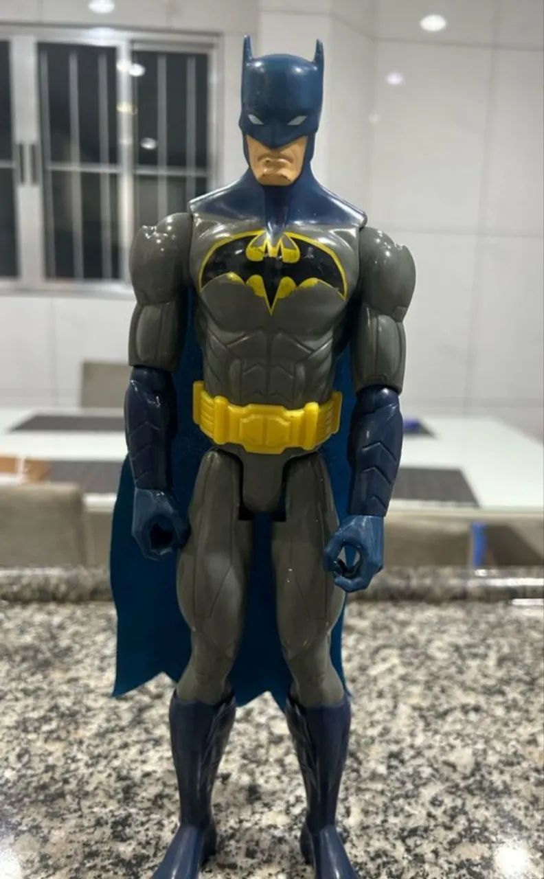 Boneco do batman original com carro gratis