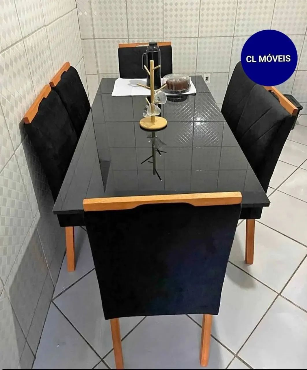 Mesa com 6 cadeiras acolchoadas  - Foto 2