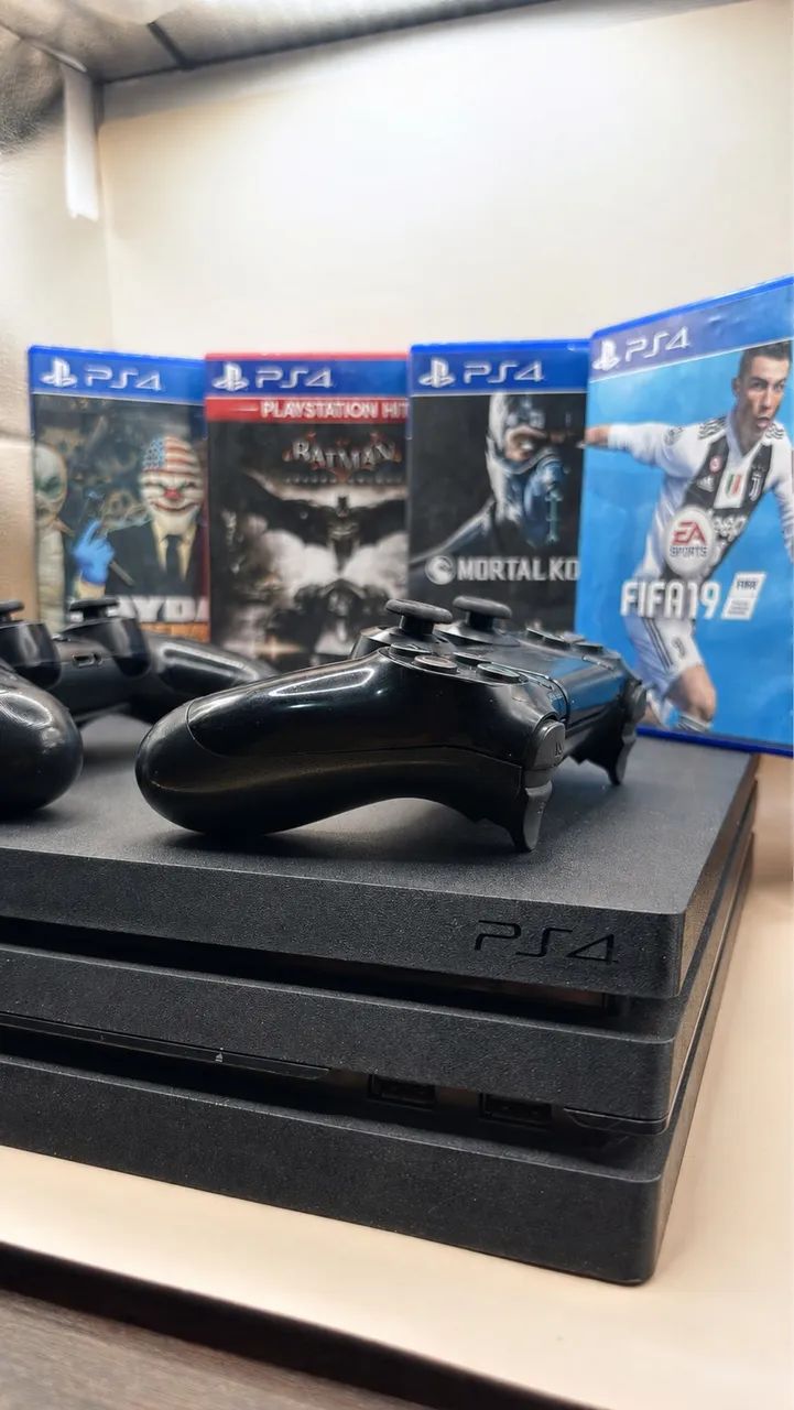 PS4 Pro 1TB + 2 Controles + 4 Jogos