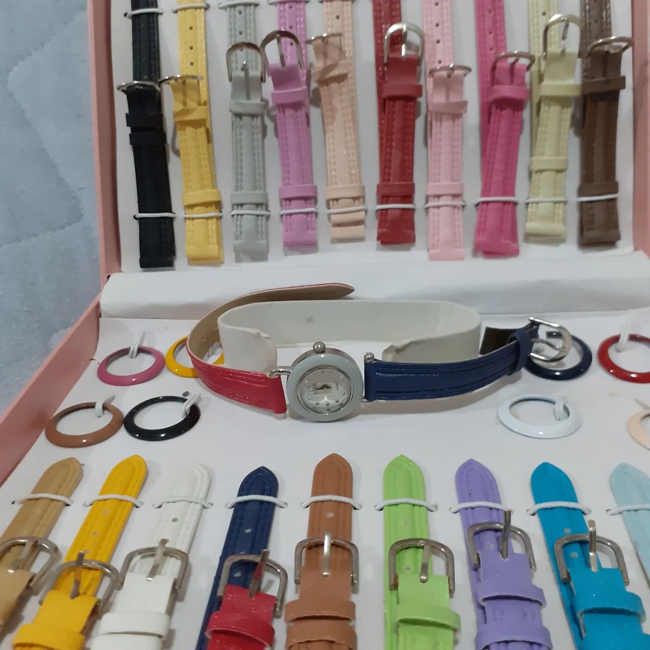 Kit relógio que troca pulseira - Fash - Foto 2