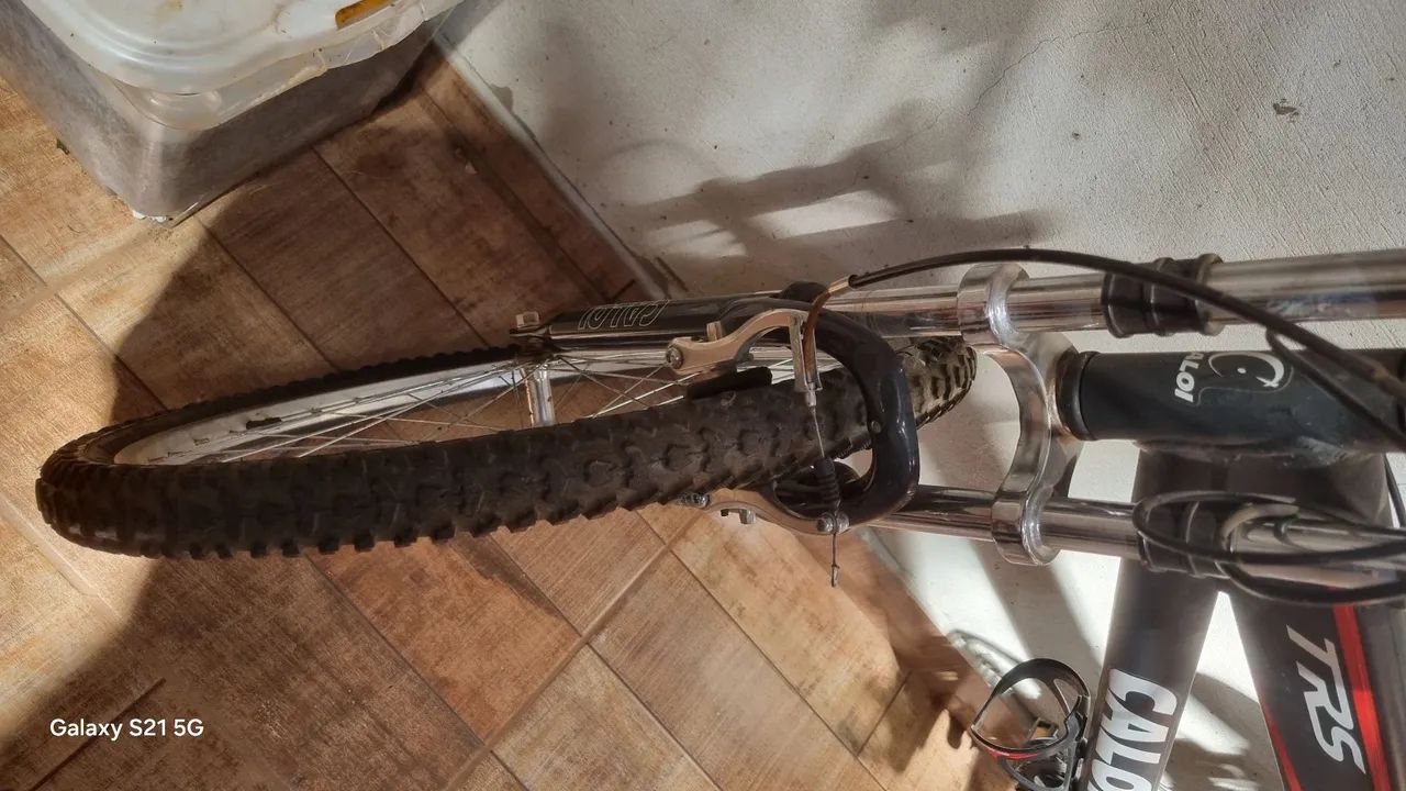 Vendo Bicicleta Caloi aro 26 - Foto 5