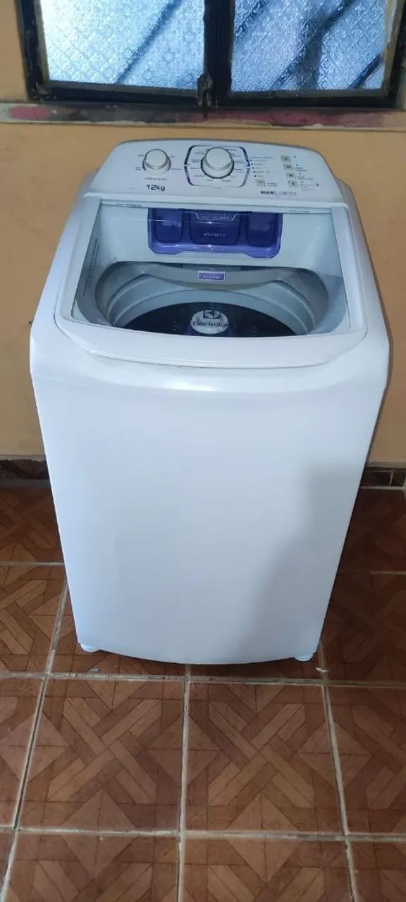 Vende-se máquina de lavar roupa 