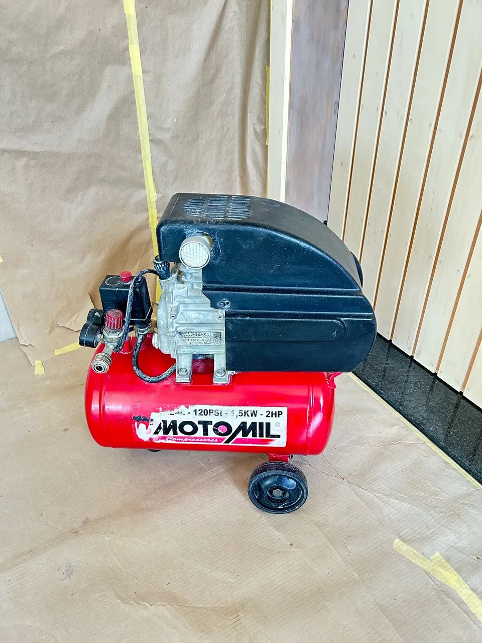 Vendo compressor  550 reias todo revisado 